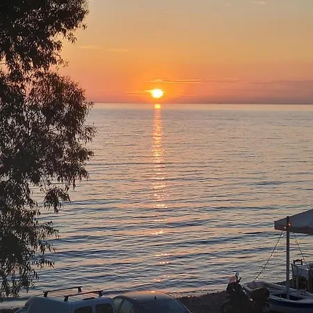 Σπίτι Δίπλα Στην Θάλασσα Villa Patras Exterior photo
