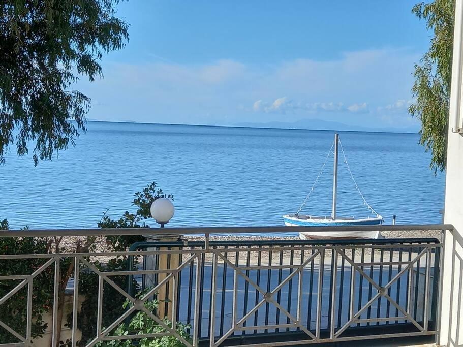 Holiday home σπίτι δίπλα στην θάλασσα
